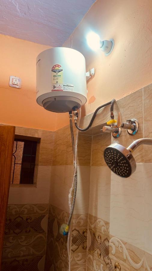 Tandon Lodge On The Ganga Ghat Homestay Varanasi Exterior photo