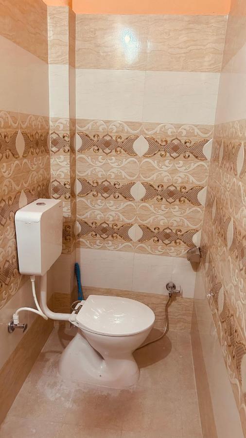 Tandon Lodge On The Ganga Ghat Homestay Varanasi Exterior photo