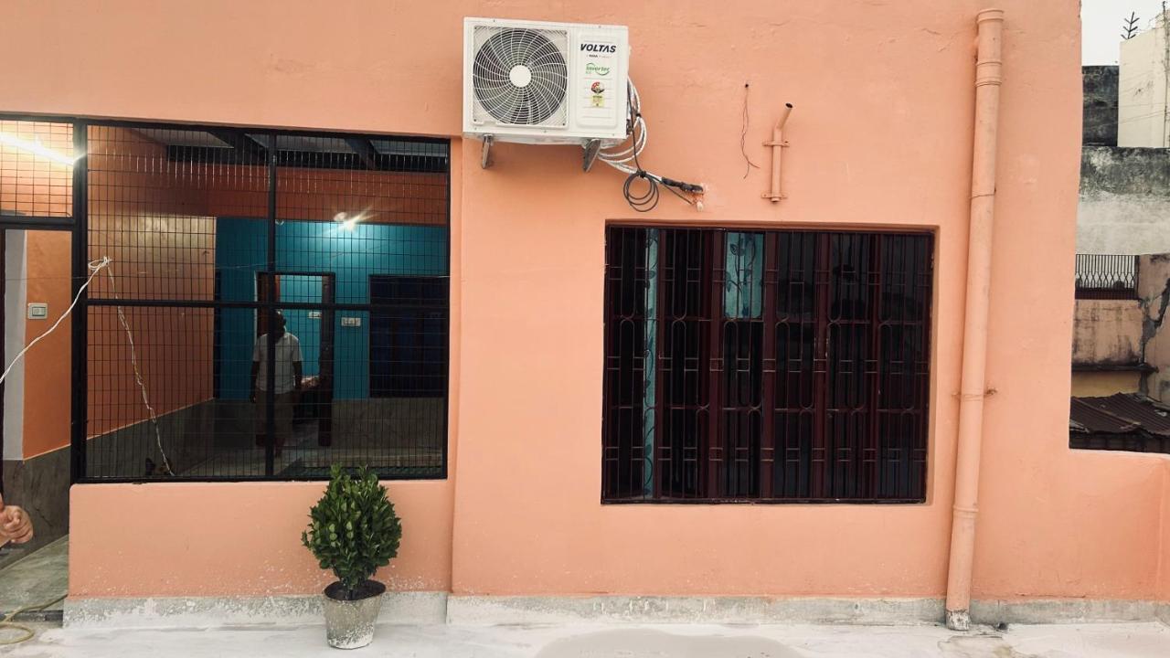 Tandon Lodge On The Ganga Ghat Homestay Varanasi Exterior photo