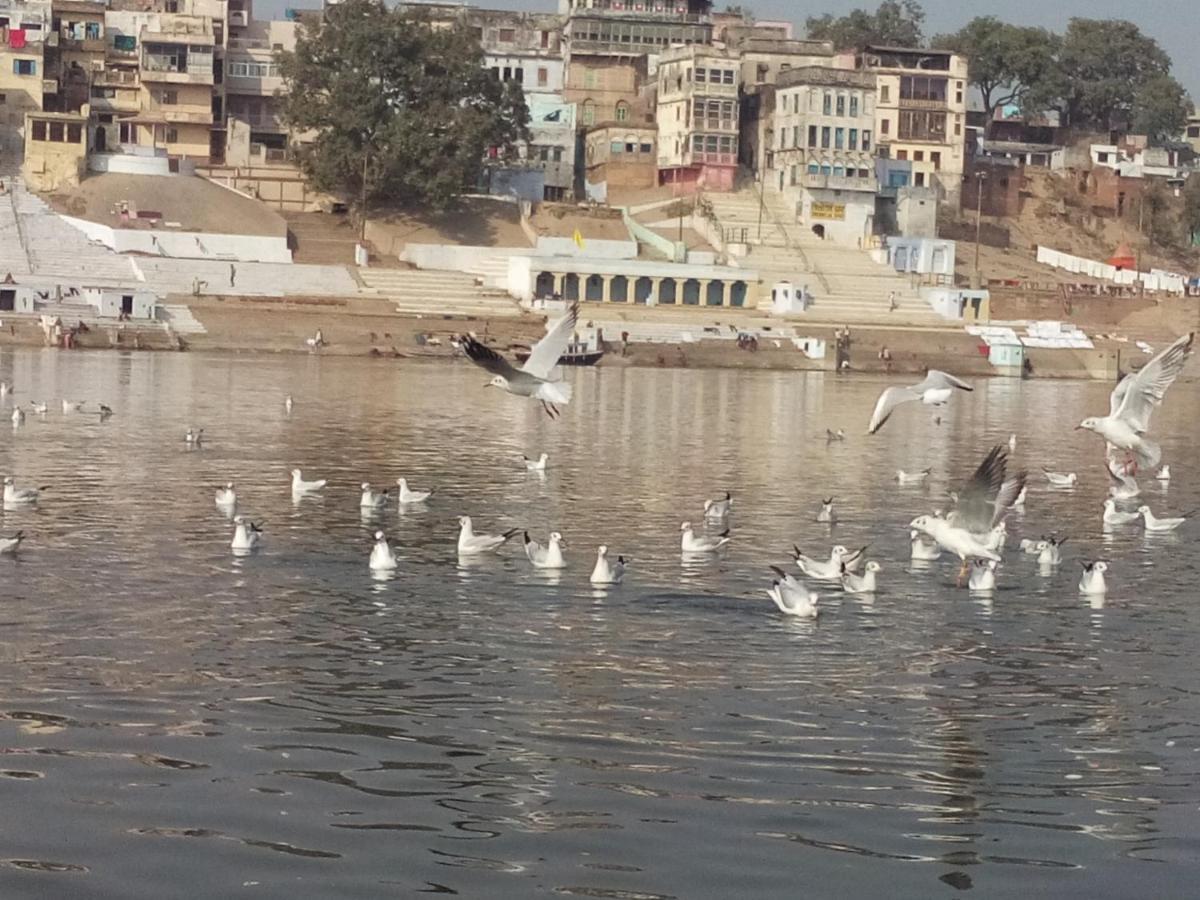 Tandon Lodge On The Ganga Ghat Homestay Varanasi Exterior photo