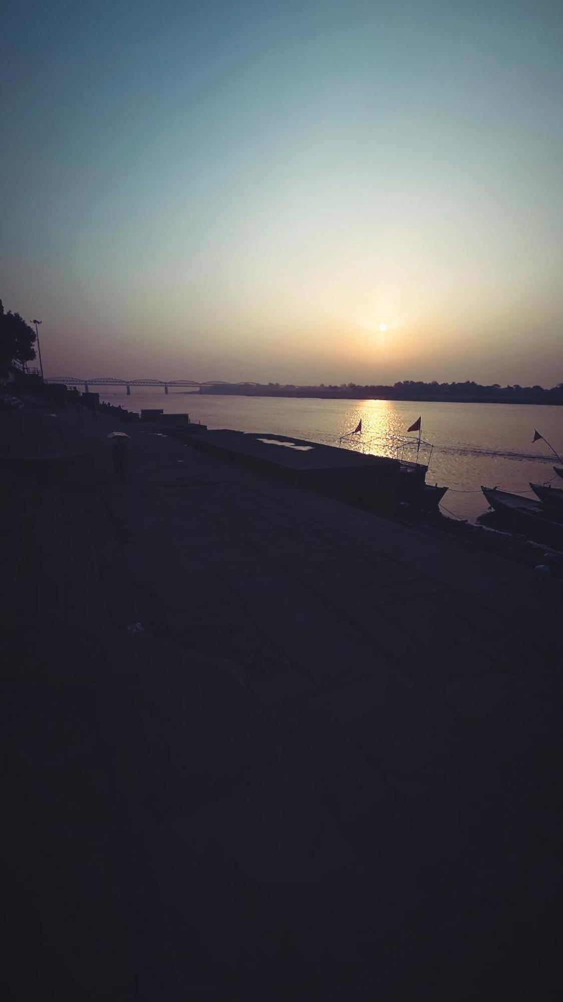Tandon Lodge On The Ganga Ghat Homestay Varanasi Exterior photo