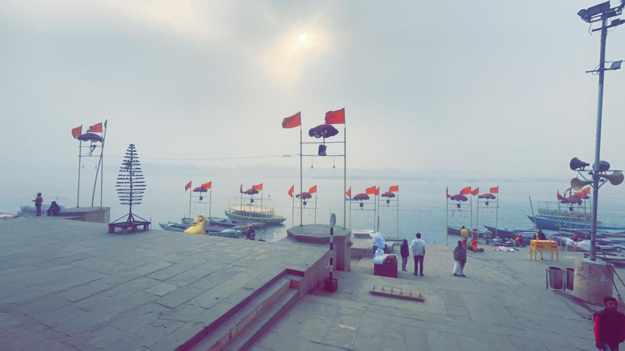 Tandon Lodge On The Ganga Ghat Homestay Varanasi Exterior photo