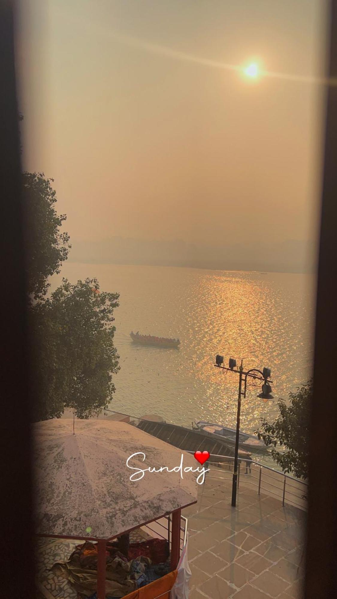 Tandon Lodge On The Ganga Ghat Homestay Varanasi Exterior photo